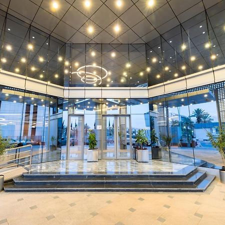 Warwick Riyadh Al Wezarat Екстериор снимка