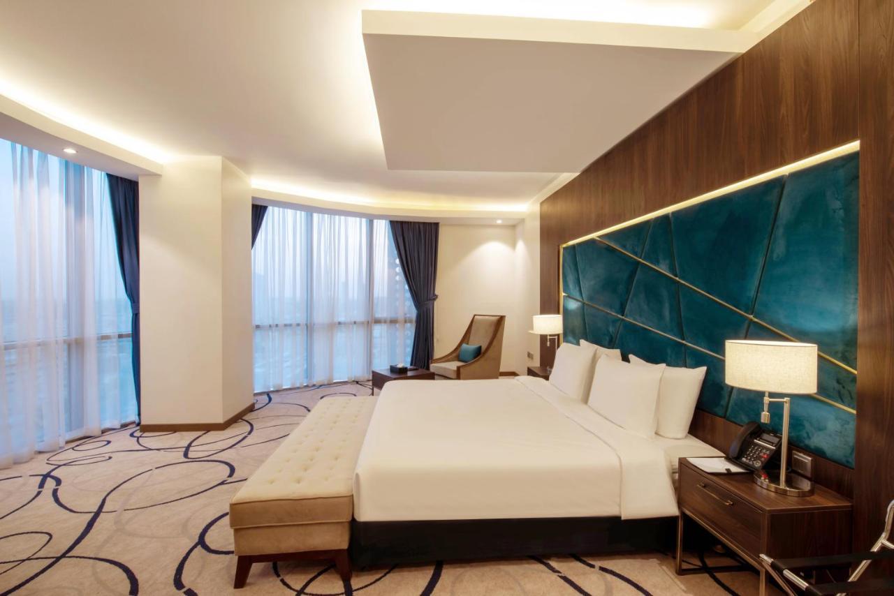Warwick Riyadh Al Wezarat Екстериор снимка